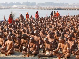 Prayagraj Mahakumbh 2025: महाकुंभ में 15 सौ जिंदा लोगों ने खुद का किया पिंडदान, गंगा में 108 डुबकी लगाई; आज महिलाएं बनेंगी नागा  Prayagraj Mahakumbh 2025: महाकुंभ में 15 सौ जिंदा लोगों ने खुद का किया पिंडदान, गंगा में 108 डुबकी लगाई; आज महिलाएं बनेंगी नागा