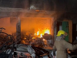 Gas Cylinder Blast : छह गैस सिलेंडरों में जोरदार ब्लास्ट, मची अफरा-तफरी, बचाव कार्य जारी