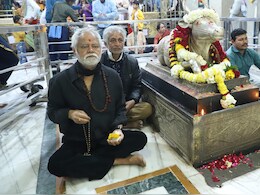 एक्टर संजय मिश्रा ने महाकाल मंदिर में किए दर्शन, पूजा-अर्चना कर मांगी खास मन्नत