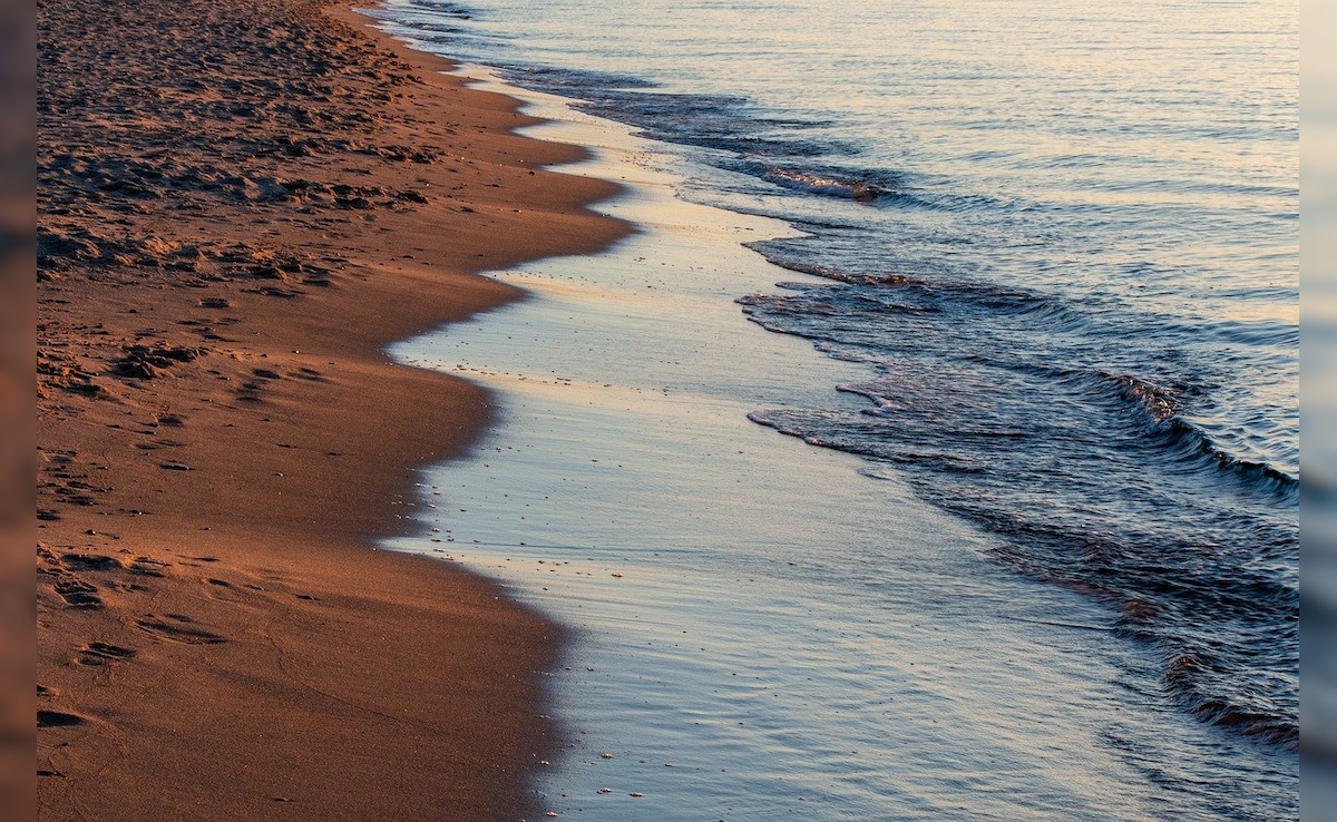 Autorickshaw Driver Rapes Woman, 20, On Mumbai Beach, Arrested: Cops