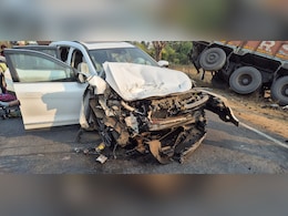 भाटापारा के विधायक इन्द्र साव की कार दुर्घटनाग्रस्त, सोनभद्र में परिवार सहित घायल भाटापारा के विधायक इन्द्र साव की कार दुर्घटनाग्रस्त, सोनभद्र में परिवार सहित घायल