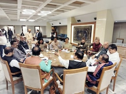 वक्फ पर JPC की बैठक खत्म, 14 वोट से स्वीकार किया गया बिल; शाम 4 बजे तक असहमति जता सकेंगे विपक्षी सांसद वक्फ पर JPC की बैठक खत्म, 14 वोट से स्वीकार किया गया बिल; शाम 4 बजे तक असहमति जता सकेंगे विपक्षी सांसद