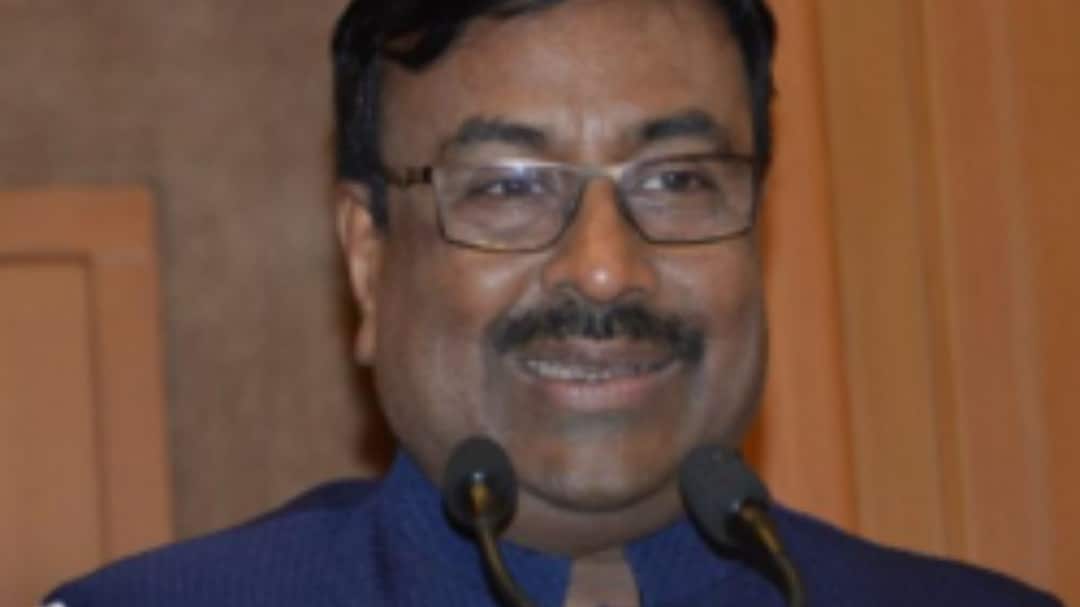 'गंगेत स्नान केल्यानं त्वाचारोग होतो', मुनगंटीवार यांनी दिलं स्पष्टीकरण