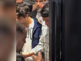 न्यू ईयर 2025 की पार्टी के बाद इस हाल में नजर आए आर्यन खान, वायरल हुआ शाहरुख के लाडले का वीडियो 