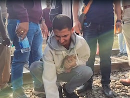 Jalgaon Rail Horror: Photo At Train Station Is Son's Last Memory Of Mother Jalgaon Rail Horror: Photo At Train Station Is Son's Last Memory Of Mother