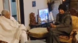 Rajasthan: रिटायर्ड IAS के घर पहुंचे क&zwj;िरोड़ी लाल मीणा, 10 रुपए के ल&zwj;िए बस कंडक्&zwj;टर ने की थी मारपीट&nbsp;