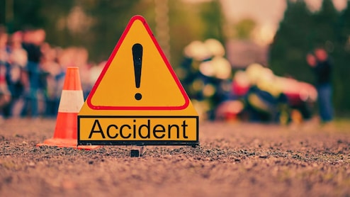 7 Killed, 2 Injured In Car-Bike Collision In Nashik