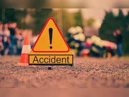 9 Killed In Collision Between Tempo, Minivan, Bus On Pune-Nashik Highway 9 Killed In Collision Between Tempo, Minivan, Bus On Pune-Nashik Highway