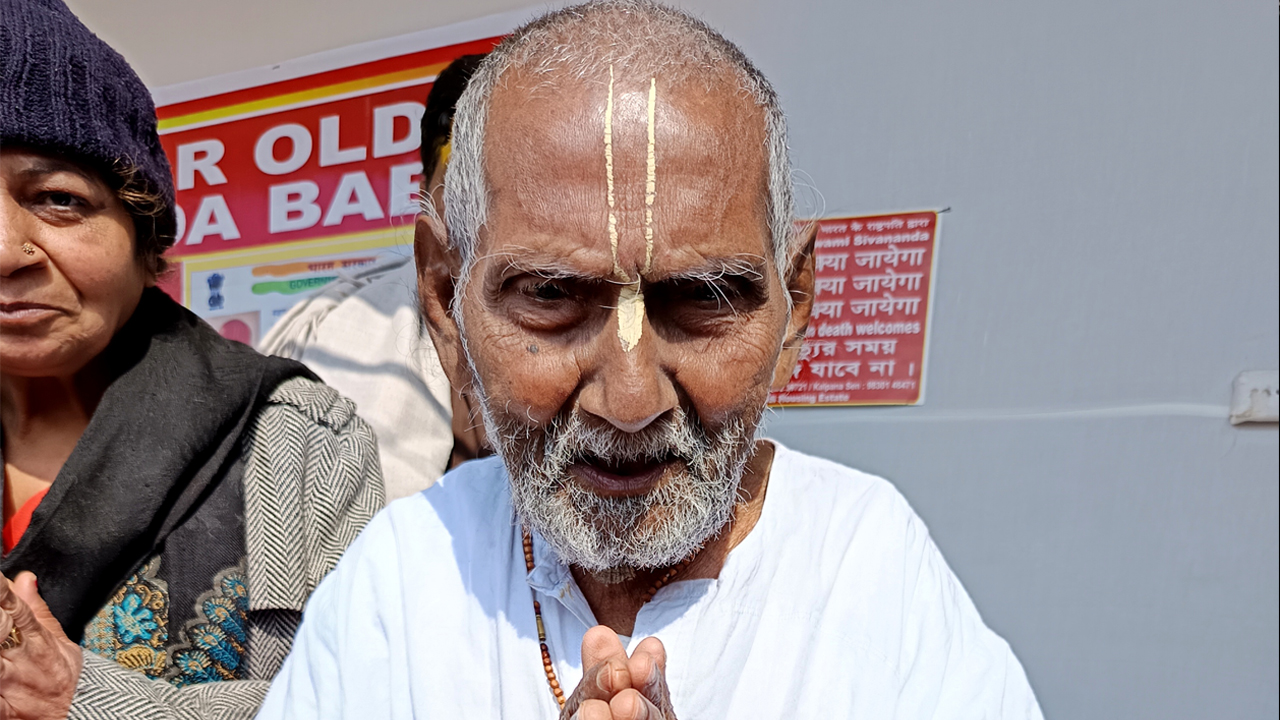 The 129-Year-Old Seer At Maha Kumbh Reveals His Fitness Mantra
