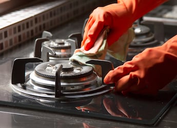 6 Mistakes You Must Avoid While Cleaning Gas Stoves 6 Mistakes You Must Avoid While Cleaning Gas Stoves
