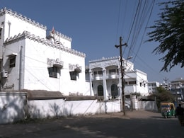 Top Court Stays Madhya Pradesh Order In Saif Ali Khan Family Property Dispute Top Court Stays Madhya Pradesh Order In Saif Ali Khan Family Property Dispute