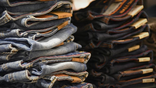 Top Deals On Women's Jeans From Myntra