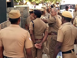 फिरोजाबाद: पति की मौत से सदमे में पत्नी, फांसी लगाकर दी जान, बच्चे का भी ख्याल नहीं आया फिरोजाबाद: पति की मौत से सदमे में पत्नी, फांसी लगाकर दी जान, बच्चे का भी ख्याल नहीं आया