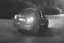 Watch: Cops' Dramatic Chase To Catch Ganja Smuggler In Maharashtra Watch: Cops' Dramatic Chase To Catch Ganja Smuggler In Maharashtra