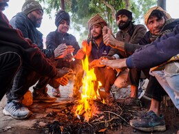 घने कोहरे में लिपटी दिल्ली, पहाड़ों से लेकर मैदानी इलाकों में कैसा है मौसम, जानें घने कोहरे में लिपटी दिल्ली, पहाड़ों से लेकर मैदानी इलाकों में कैसा है मौसम, जानें