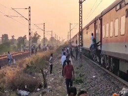 No. Of Deaths In Jalgaon Train Accident Rises To 13, 8 Bodies Identified No. Of Deaths In Jalgaon Train Accident Rises To 13, 8 Bodies Identified