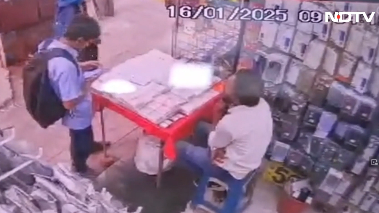 New Videos Emerge Of Saif Ali Khan's Attacker, He's Seen Buying Headphones