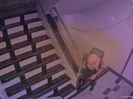 सैफ अली खान के घर दबे पांव कैसे घुसा हमलावर... सामने आया Latest Video सैफ अली खान के घर दबे पांव कैसे घुसा हमलावर... सामने आया Latest Video