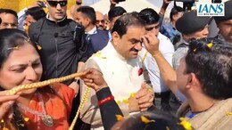 महाकुंभ में शामिल हुए गौतम अदाणी, संगम तट पर की पूजा, अपने हाथों से बनाया महाप्रसाद