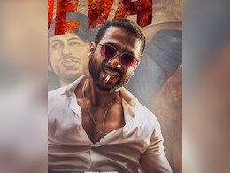 <i>Deva</i> New Poster: Shahid Kapoor's Rugged Look And An Amitabh Bachchan Connection <i>Deva</i> New Poster: Shahid Kapoor's Rugged Look And An Amitabh Bachchan Connection