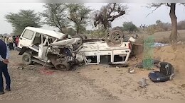 झुंझुनूं में भीषण सड़क हादसा, आमने-सामने टकराई बोलेरो; 3 लोगों की मौत 4 घायल