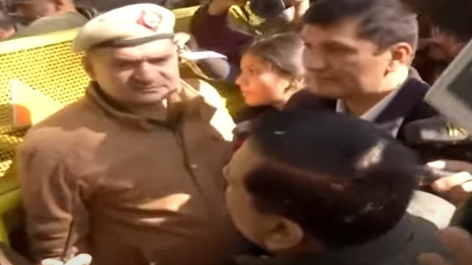 In Showdown Over 'Sheeshmahal', AAP Leaders Reach Chief Minister's House