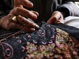 Pashmina: Following The Trail Of Kashmir's Soft Gold Pashmina: Following The Trail Of Kashmir's Soft Gold
