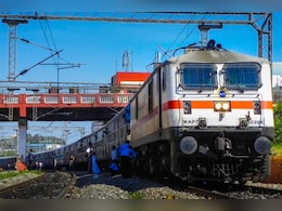 कोहरे की कैद में दिल्ली-NCR, कई ट्रेनें चल रही हैं लेट तो कई की बदली टाइमिंग; देखें पूरी लिस्ट