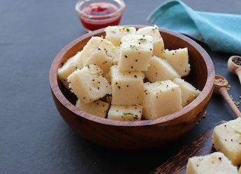 Too Busy For Breakfast? Make Instant White Dhokla In Minutes And Stay Healthy! Too Busy For Breakfast? Make Instant White Dhokla In Minutes And Stay Healthy!