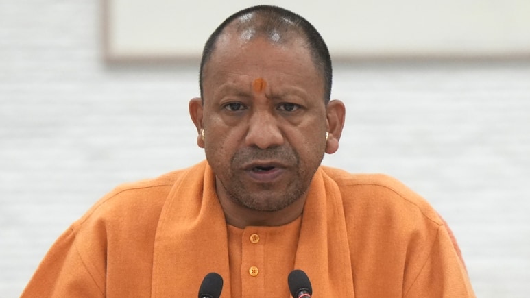 यूपी में लखनऊ, वाराणसी से गोरखपुर तक आईपीएस के ताबड़तोड़ तबादले, कई रेंज के एडीजी भी बदले