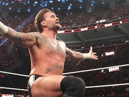 Watch: Hollywood Meets WWE - Golden Globe Winner Fanboys Over CM Punk Watch: Hollywood Meets WWE - Golden Globe Winner Fanboys Over CM Punk