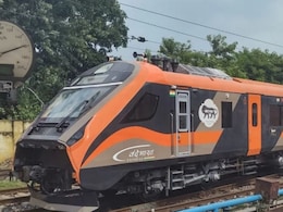 Vande Bharat Train: 180 KM की  हाई स्पीड से दौड़ी वंदेभारत, गिलास से नहीं गिरी पानी की एक बूंद; Watch video