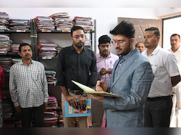 Baloda Bazar : बिना बताए सरकारी दफ्तरों का हाल लेने पहुंचे कलेक्टर, 21 कमर्चारी मिले गायब