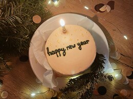 केक से लेकर अंगूर, कंडोम, कोक और चिप्स तक, New Year Eve पर ऑर्डर किए ये आइटम्स