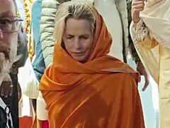 महाकुंभ में भीड़ देख स्टीव जॉब्स की पत्नी को हुई एलर्जी, तबीयत खराब होने के चलते नहीं कर पाईं अमृत स्नान