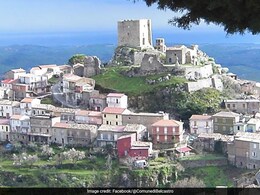 'या' गावात आजारी पडण्यावर प्रशासनाकडून बंदी, महापौरांवर निर्णय घेण्याची वेळ का आली? 'या' गावात आजारी पडण्यावर प्रशासनाकडून बंदी, महापौरांवर निर्णय घेण्याची वेळ का आली?