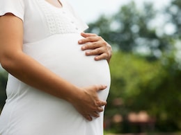 प्रेगनेंट महिला को एक दिन में कितना पानी पीना चाहिए, क्या है हाइड्रेटेड रहने के फायदे प्रेगनेंट महिला को एक दिन में कितना पानी पीना चाहिए, क्या है हाइड्रेटेड रहने के फायदे