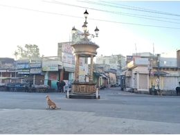 Rajasthan: राजस्थान के सीकर जिले में 'कफ्यू' जैसे हालात, दुकानें बंद, सड़कों पर सन्नाटा; जानें क्या है वजह Rajasthan: राजस्थान के सीकर जिले में 'कफ्यू' जैसे हालात, दुकानें बंद, सड़कों पर सन्नाटा; जानें क्या है वजह