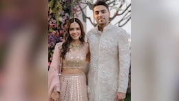 <i>Housefull 2</i> Actress Shazahn Padamsee Shares Pics With Fiance Ashish Kanakia From <i>Roka</i>
