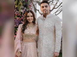 <i>Housefull 2</i> Actress Shazahn Padamsee Shares Pics With Fiance Ashish Kanakia From <i>Roka</i> <i>Housefull 2</i> Actress Shazahn Padamsee Shares Pics With Fiance Ashish Kanakia From <i>Roka</i>