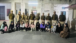 Rajasthan: स्&zwj;पा सेंटर में पुल&zwj;िस की रेड, 9 थाईलैंड की मह&zwj;िलाओं के साथ 5 युवकों को पकड़ा