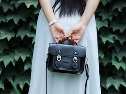 30% सस्ते हो चुके हैं GUESS के Handbags और Wallets, पार्टी से लेकर डेली यूज तक... हर  जरूरत को करते हैं ये पूरा 30% सस्ते हो चुके हैं GUESS के Handbags और Wallets, पार्टी से लेकर डेली यूज तक... हर  जरूरत को करते हैं ये पूरा