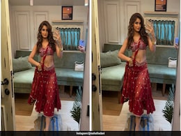 Rasha Thadani Goes Ethnic In A Red <i>Lehenga</i> For </i>Azaad's Uyi Amma</i> Rasha Thadani Goes Ethnic In A Red <i>Lehenga</i> For </i>Azaad's Uyi Amma</i>