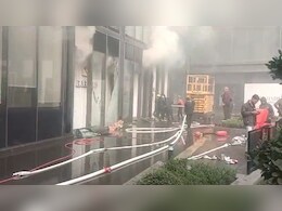 इंदौर के कपड़ा शोरूम में लगी आग, दो करोड़ का सामान जलकर नष्ट होने की खबर