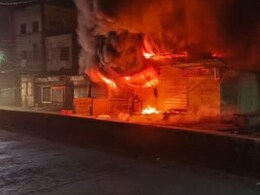 Jalgaon News: जळगावमध्ये दोन गटात राडा! गाड्या अन् दुकानांची जाळपोळ; 31 डिसेंबरच्या रात्री काय घडलं?