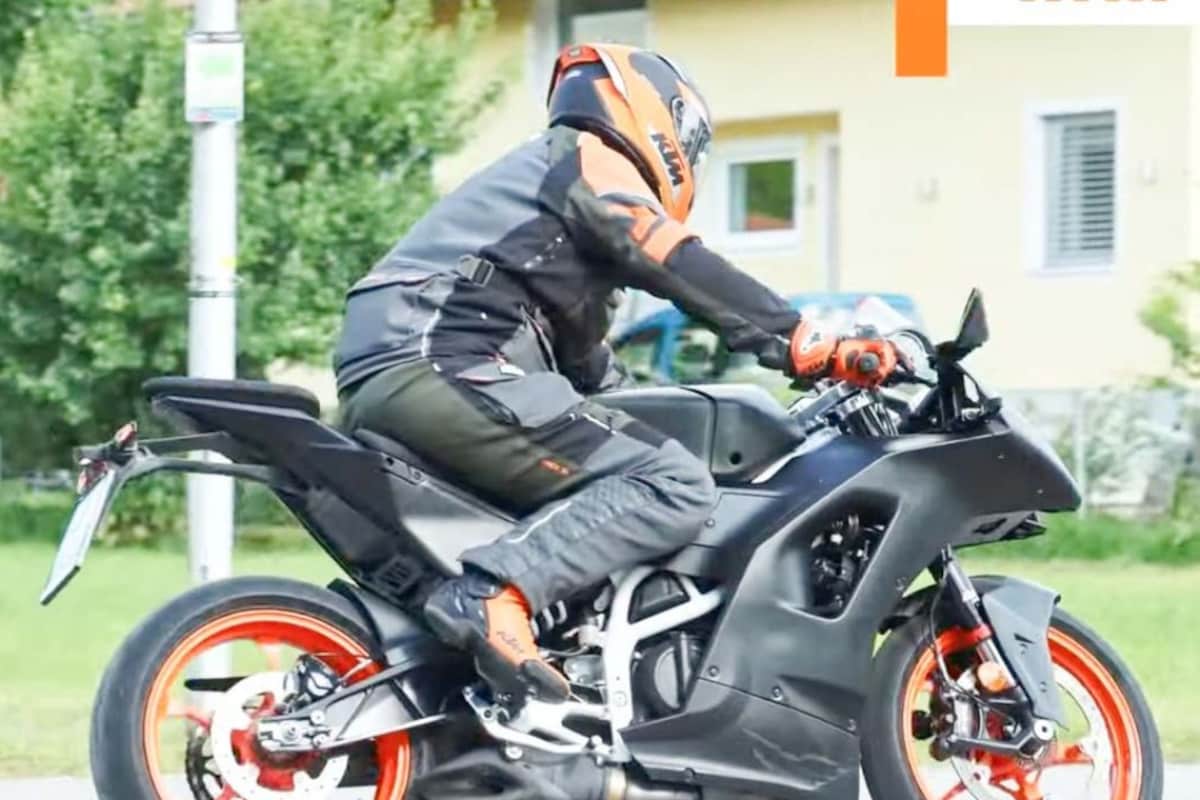  KTM RC 390 Spied Testing
