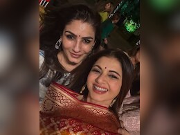 Raveena Tandon And Bhagyashree Celebrate <i>Lohri</i> Together. See Viral Pic Raveena Tandon And Bhagyashree Celebrate <i>Lohri</i> Together. See Viral Pic