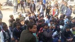 ITI कॉलेज के सहायक निदेशक पर छात्र-छात्राओं से बदसलूकी का आरोप, विरोध पर किया रस्टिकेट; भड़का माहौल&nbsp;