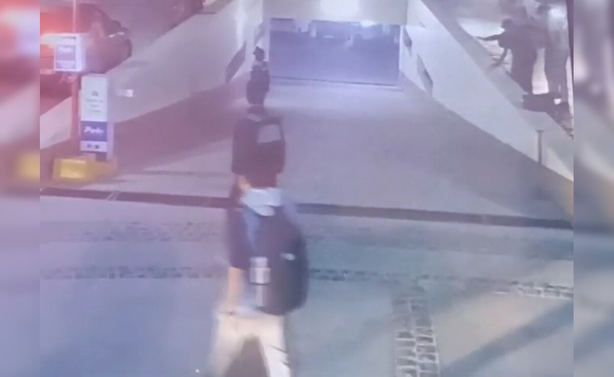 (ग्रेटर नोएडा की सोसायटी में मारपीट)