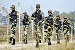Tempers Flare At India-Bangladesh Border | Border Guard Bangladesh Try To Interfere BSF Border Fencing Tempers Flare At India-Bangladesh Border | Border Guard Bangladesh Try To Interfere BSF Border Fencing